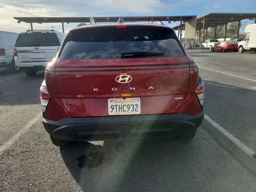 2025 Hyundai Kona SEL photo 4