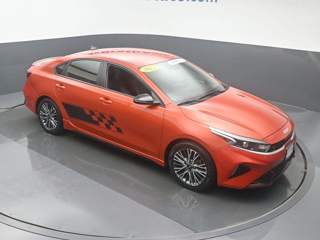 2023 Kia Forte GT-Line photo 2