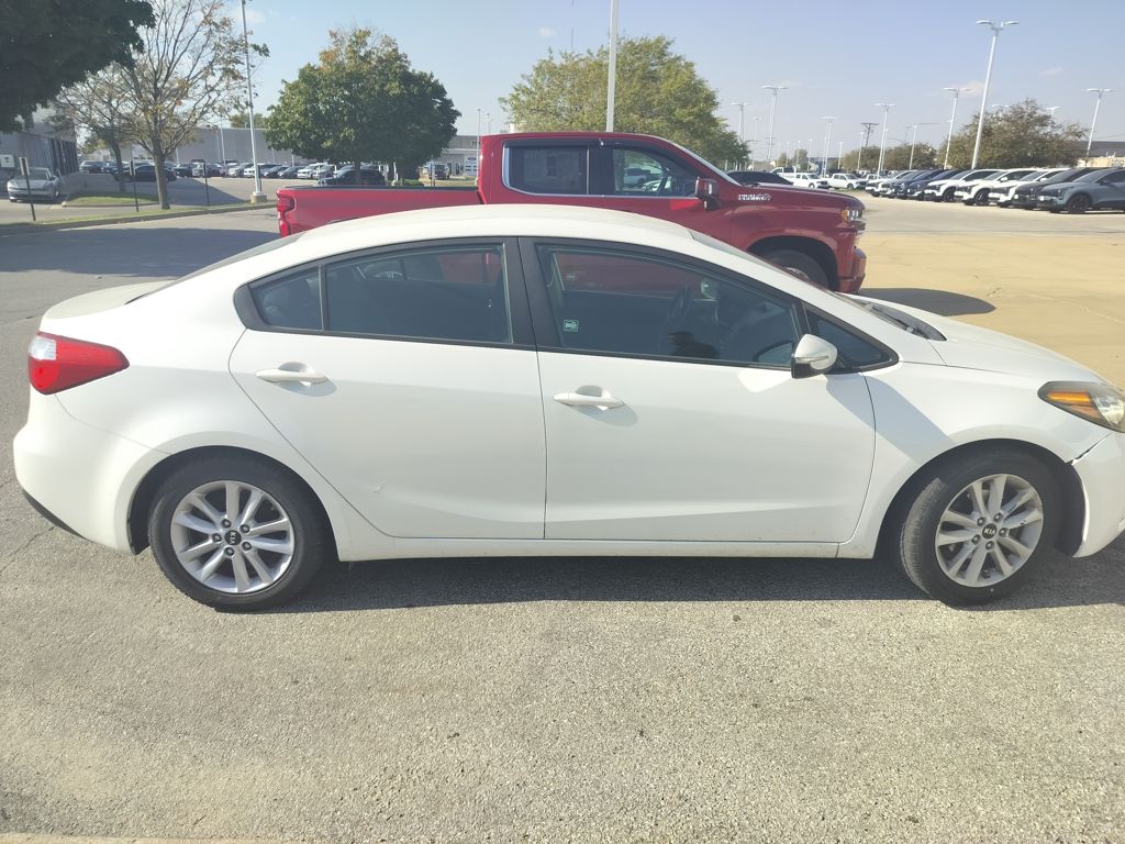 2015 Kia Forte LX photo 2