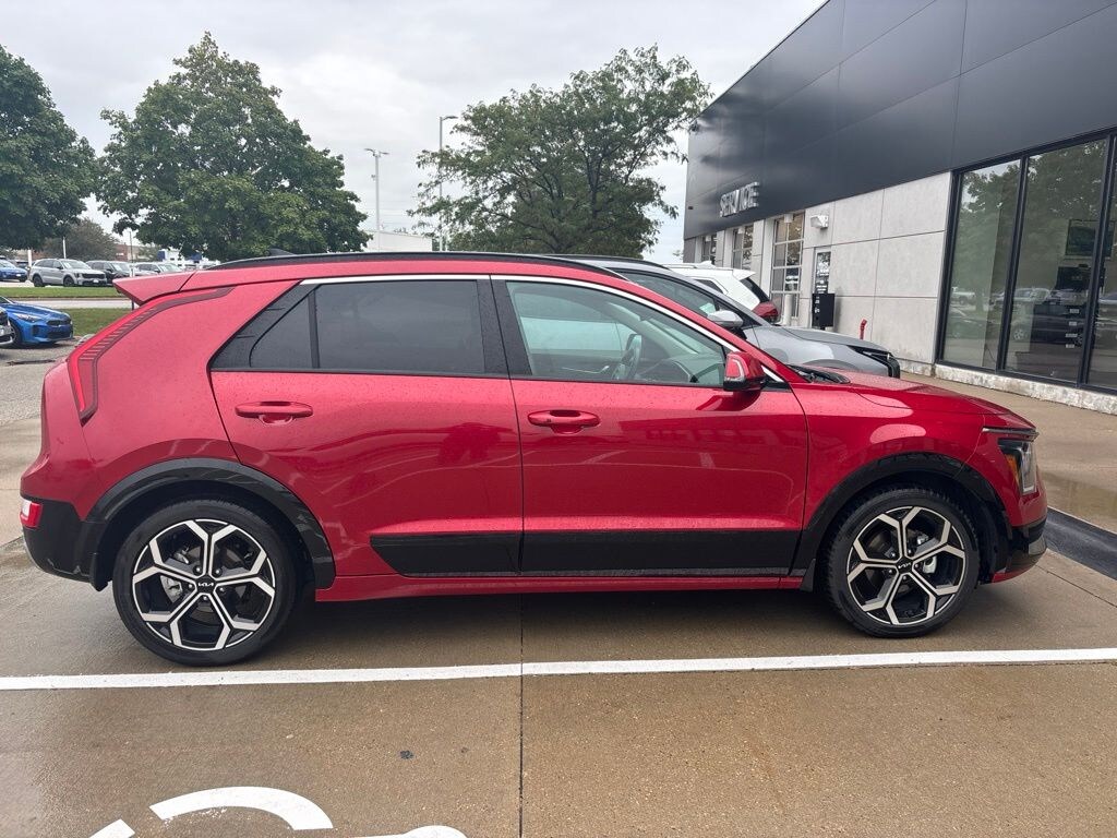 Used 2023 Kia Niro EX Touring SUV