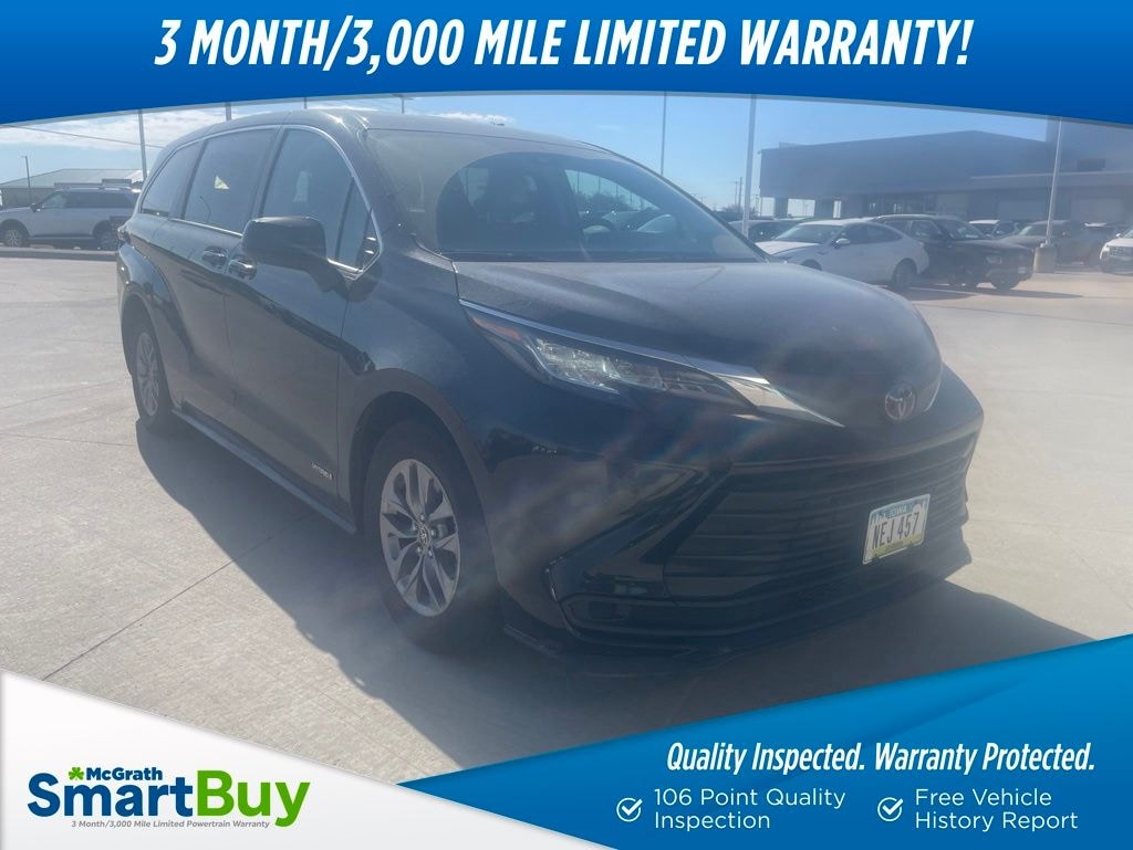 Used 2021 Toyota Sienna LE Minivan/Van