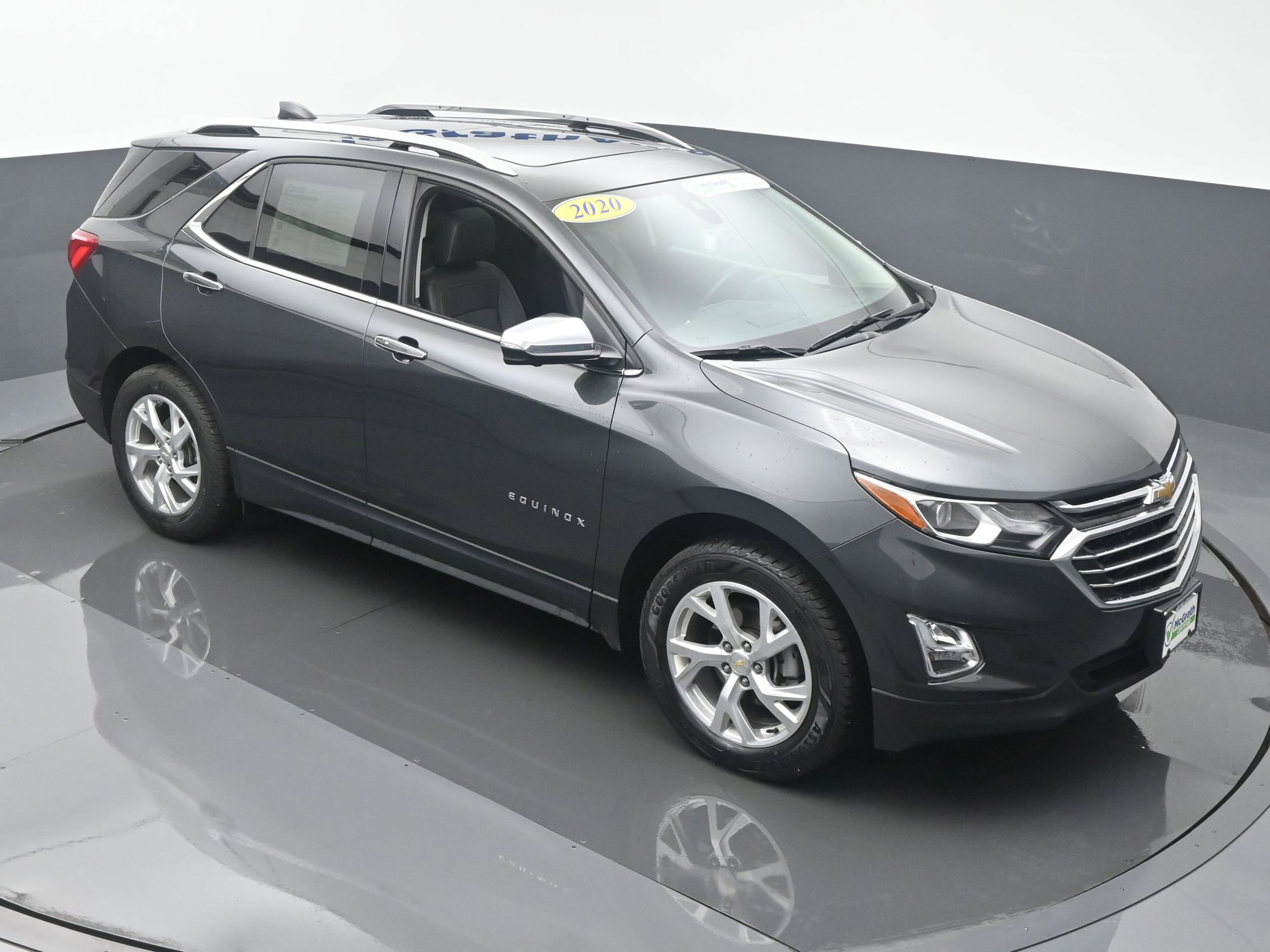 Used 2020 Chevrolet Equinox Premier with VIN 2GNAXXEV1L6275618 for sale in Hiawatha, IA