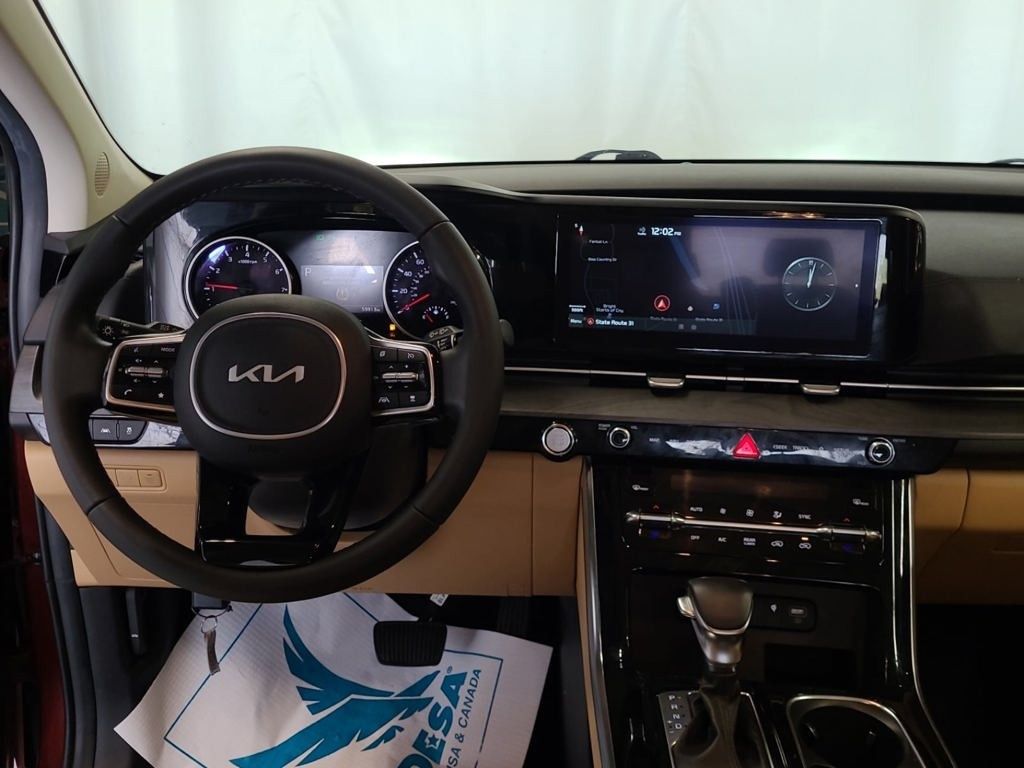 2022 Kia Carnival EX photo 4