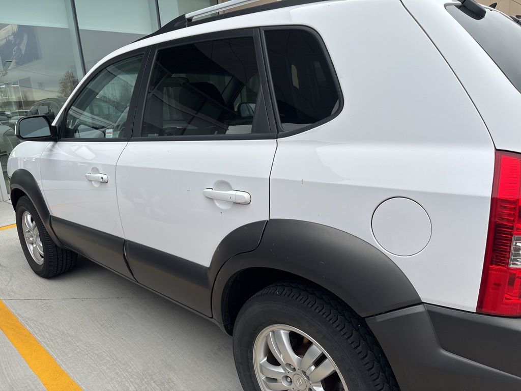 2008 Hyundai Tucson SE photo 2