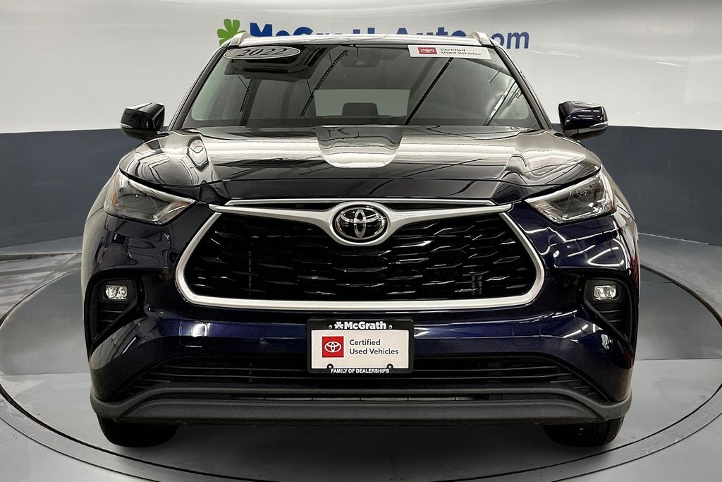 2022 Toyota Highlander XLE photo 3