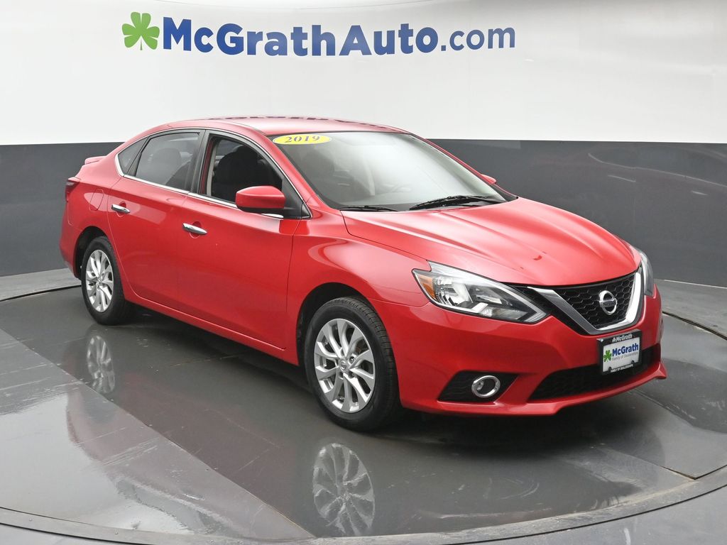 Used 2019 Nissan Sentra SV with VIN 3N1AB7AP5KL611329 for sale in Hiawatha, IA
