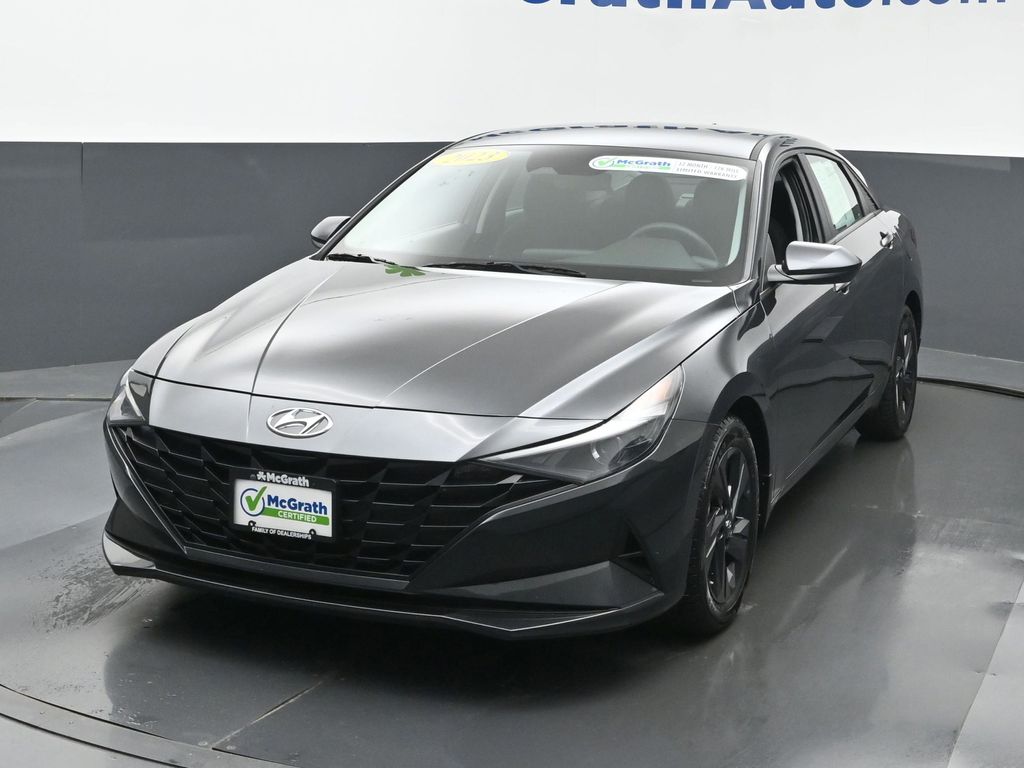 2023 Hyundai Elantra SEL photo 4