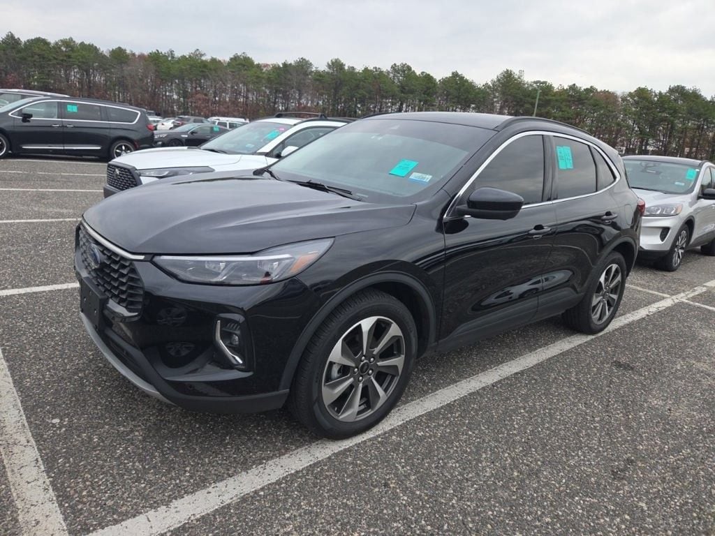 Used 2023 Ford Escape Hybrid Platinum SUV