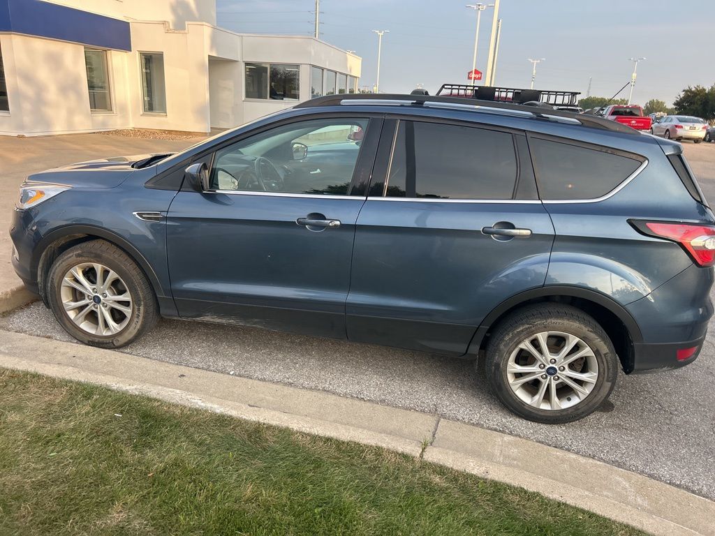 2018 Ford Escape SEL photo 3