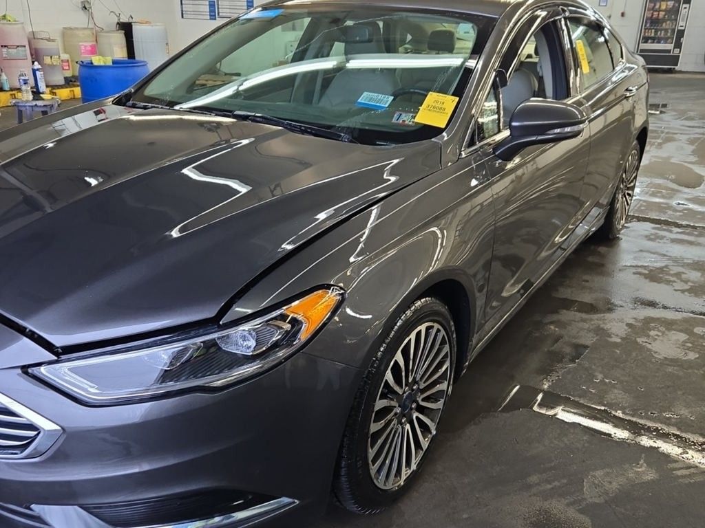 2018 Ford Fusion SE photo 2