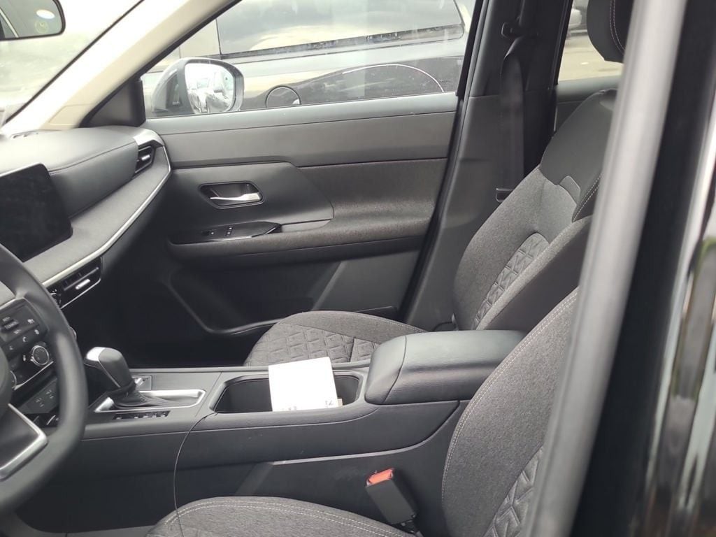 Used 2025 Nissan Kicks SV SUV