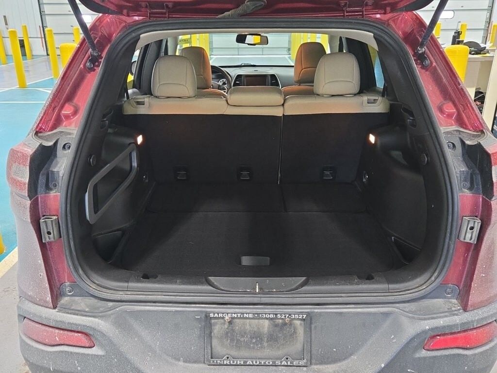 Used 2016 Jeep Cherokee Limited SUV