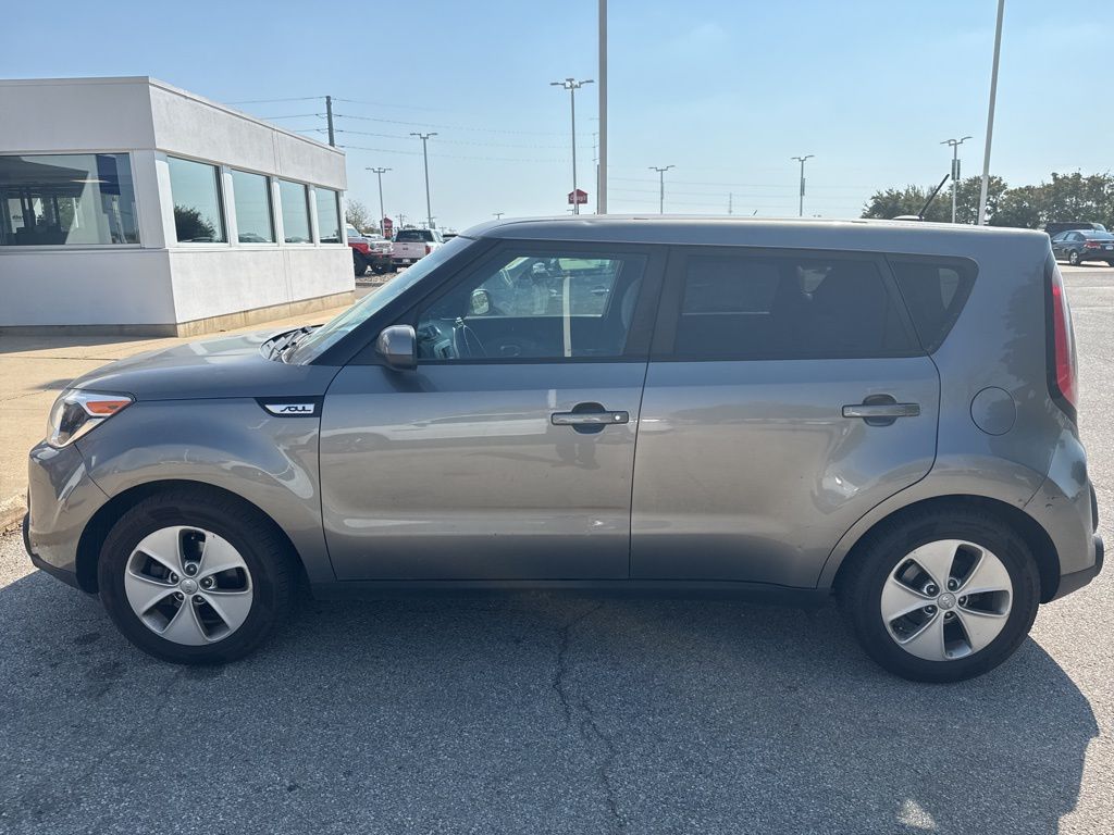 2016 Kia Soul Base photo 2