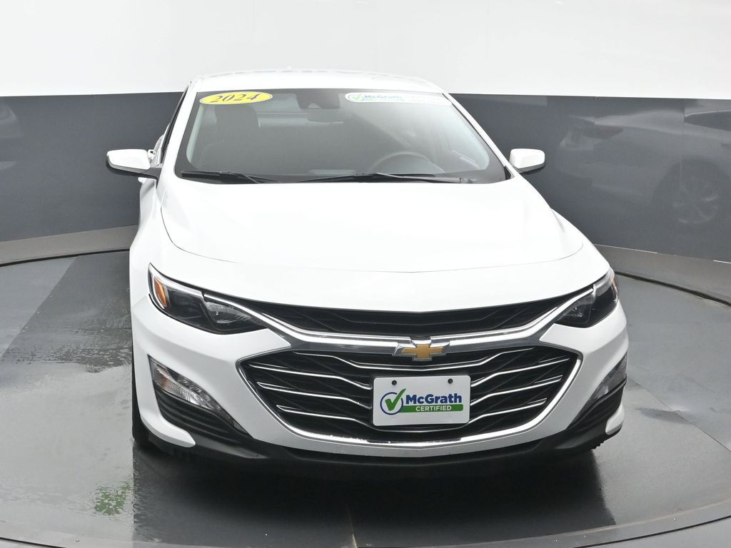 2024 Chevrolet Malibu 1LT photo 3