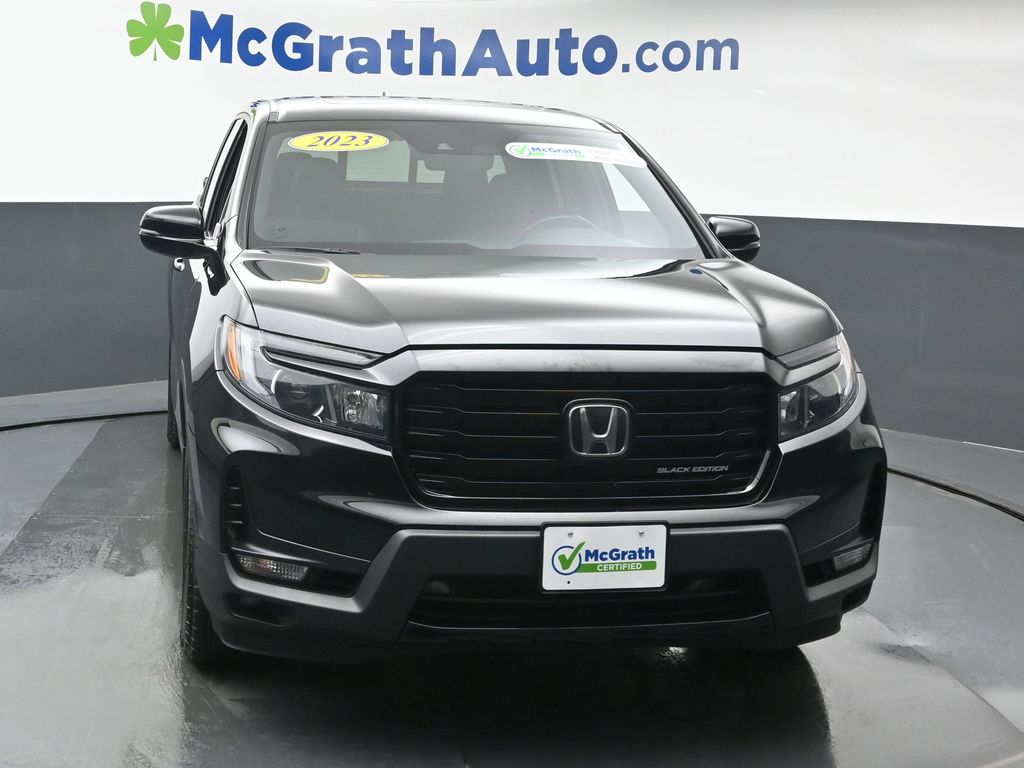 2023 Honda Ridgeline Black Edition photo 3