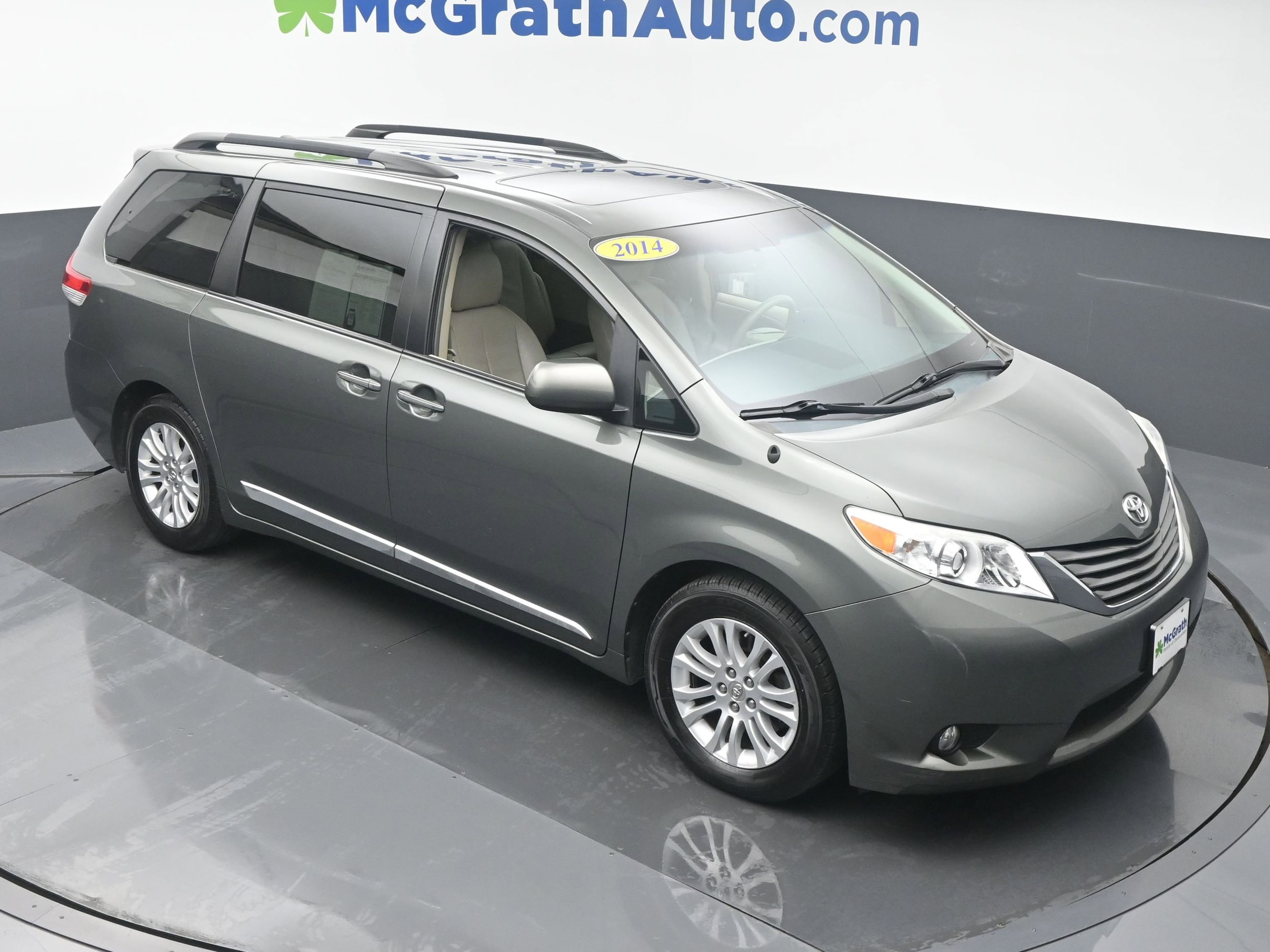 Used 2014 Toyota Sienna XLE with VIN 5TDYK3DCXES480460 for sale in Hiawatha, IA