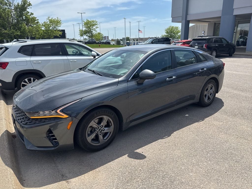 Used 2022 Kia K5 LXS with VIN 5XXG14J25NG142739 for sale in Hiawatha, IA