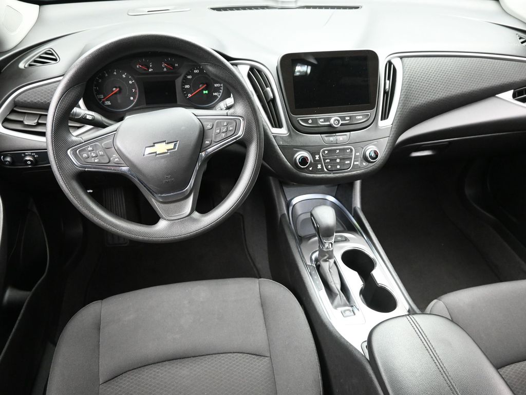 2024 Chevrolet Malibu 1LT - Photo 11