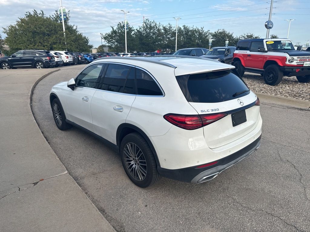 2023 Mercedes Benz GLC 300 4MATIC photo 2