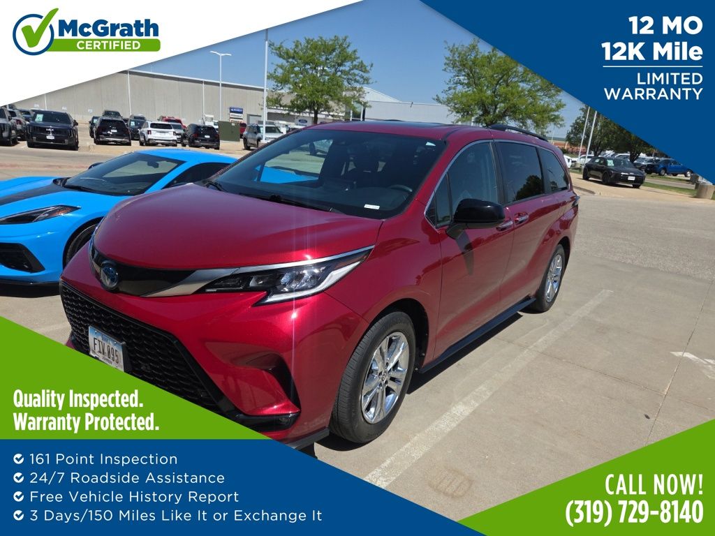 2023 Toyota Sienna XSE 7-Passenger Hybrid AWD's photo