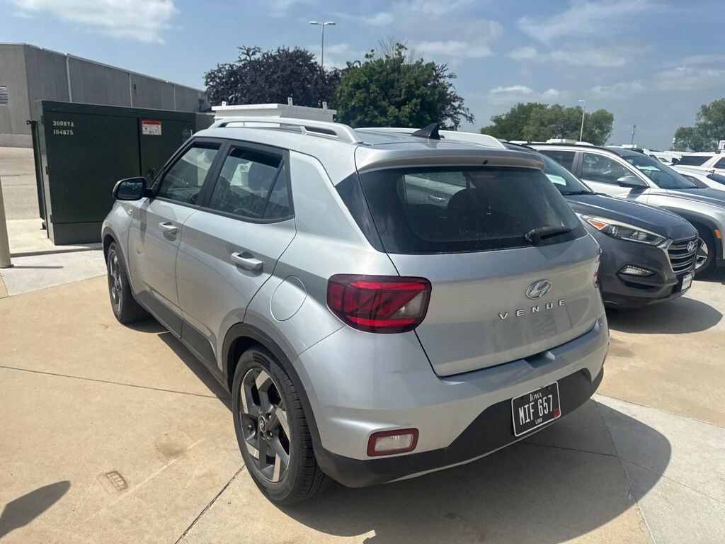 Used 2022 Hyundai Venue SEL SUV