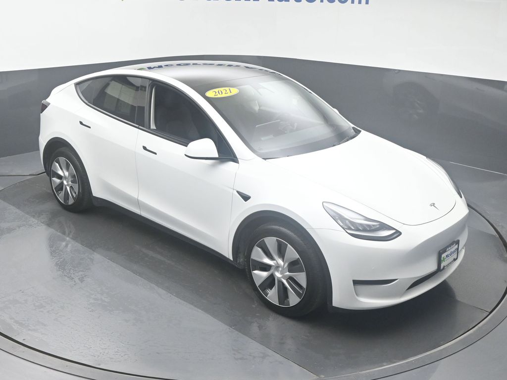 Used 2021 Tesla Model Y Long Range with VIN 5YJYGDEE8MF078527 for sale in Hiawatha, IA