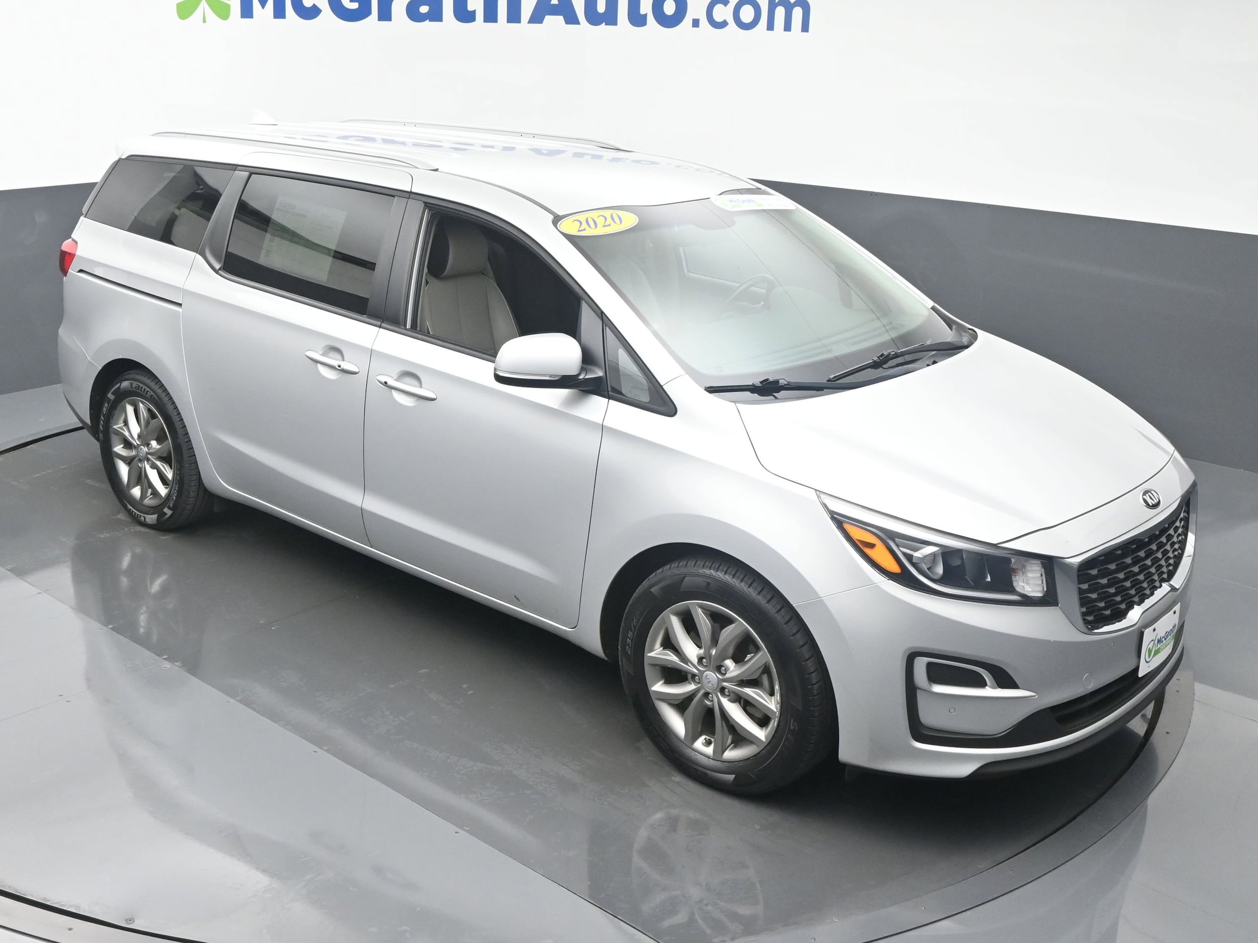 Used 2020 Kia Sedona EX with VIN KNDMB5C11L6580051 for sale in Hiawatha, IA