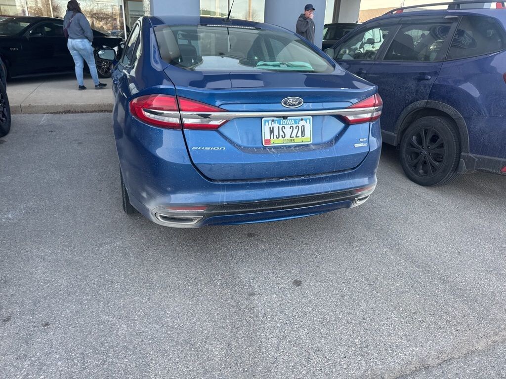 Used 2017 Ford Fusion SE Sedan
