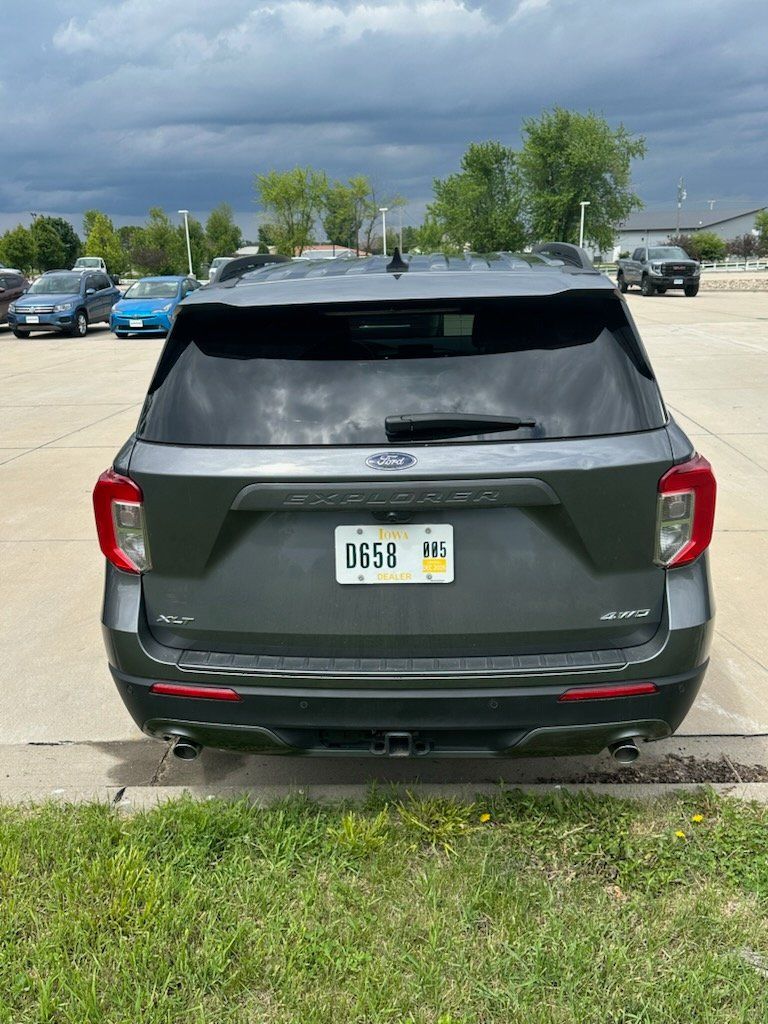 Used 2022 Ford Explorer XLT with VIN 1FMSK8DH1NGC48866 for sale in Hiawatha, IA