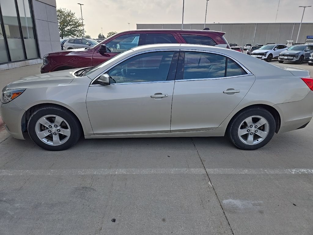 2015 Chevrolet Malibu 1LT photo 3