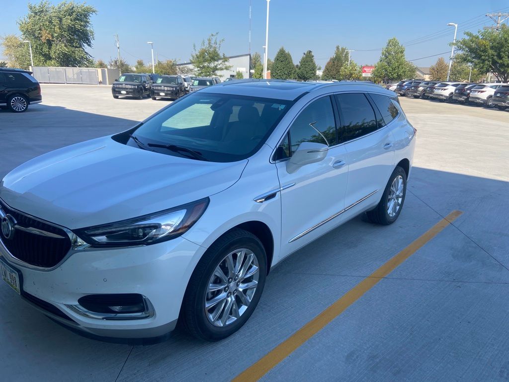 2018 Buick Enclave Premium photo 2