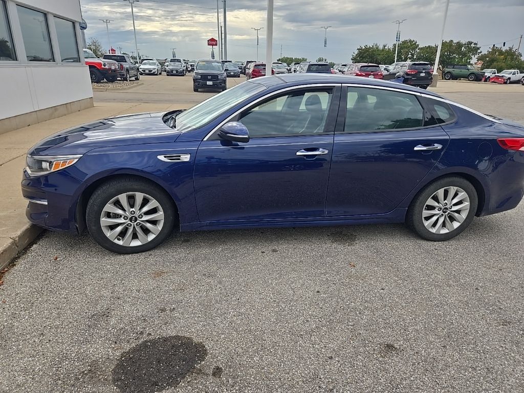 2018 Kia Optima EX photo 3
