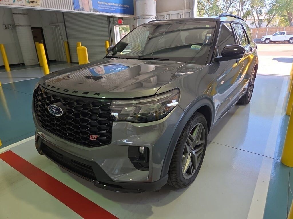 Used 2025 Ford Explorer ST SUV