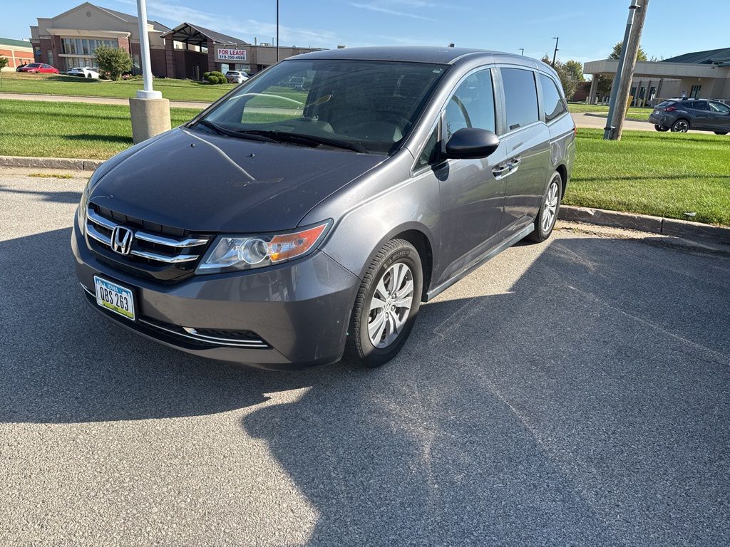 2017 Honda Odyssey SE photo 3