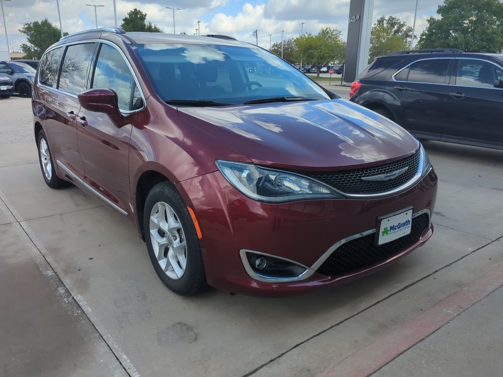 2020 Chrysler Pacifica Touring L photo 2