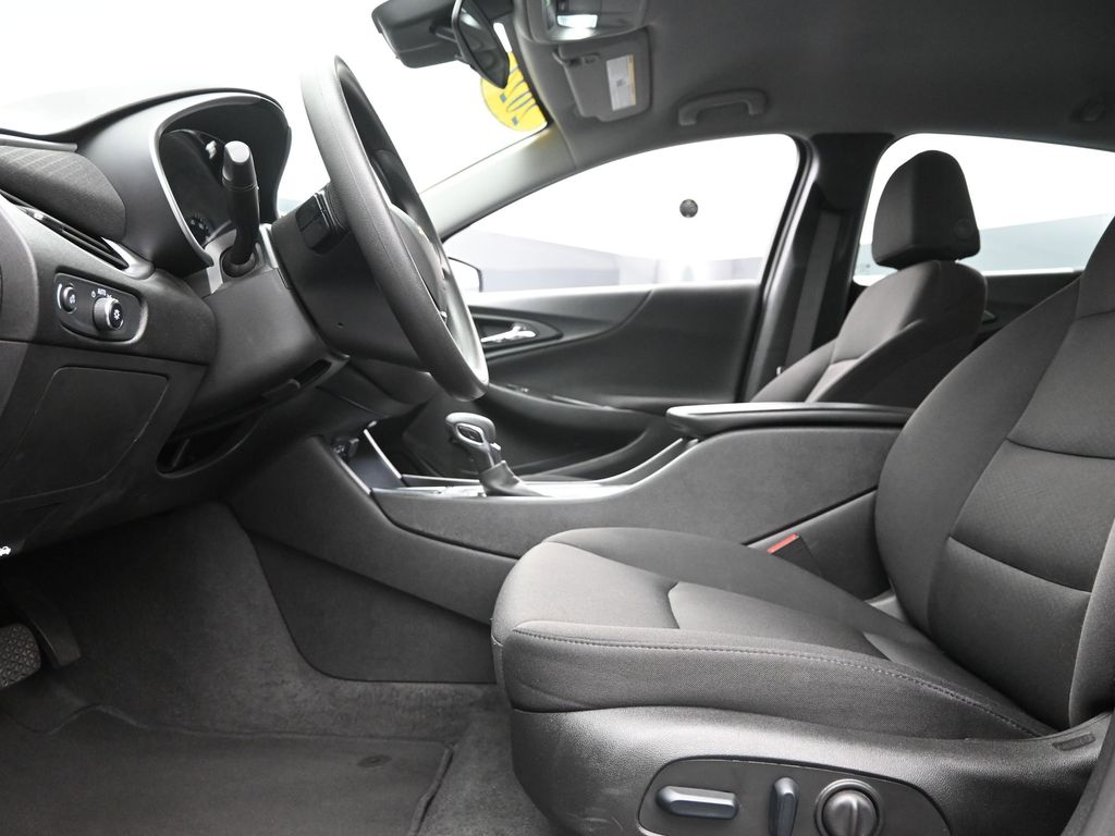 2024 Chevrolet Malibu 1LT - Photo 12