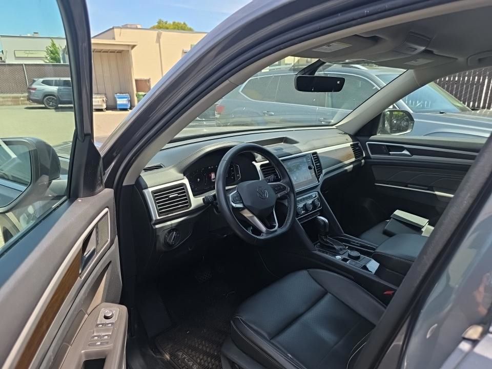 2023 Volkswagen Atlas SE w/Tech - Photo 10