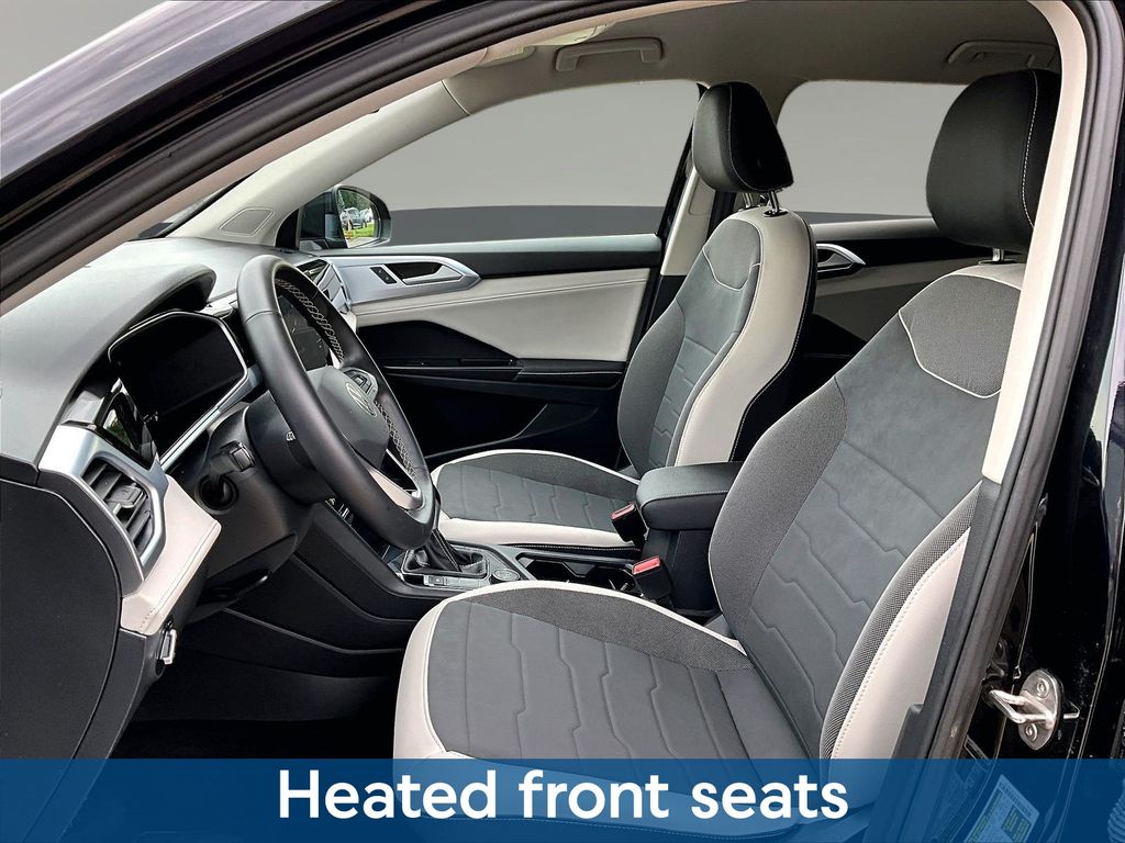 2025 Volkswagen Taos SE - Photo 25