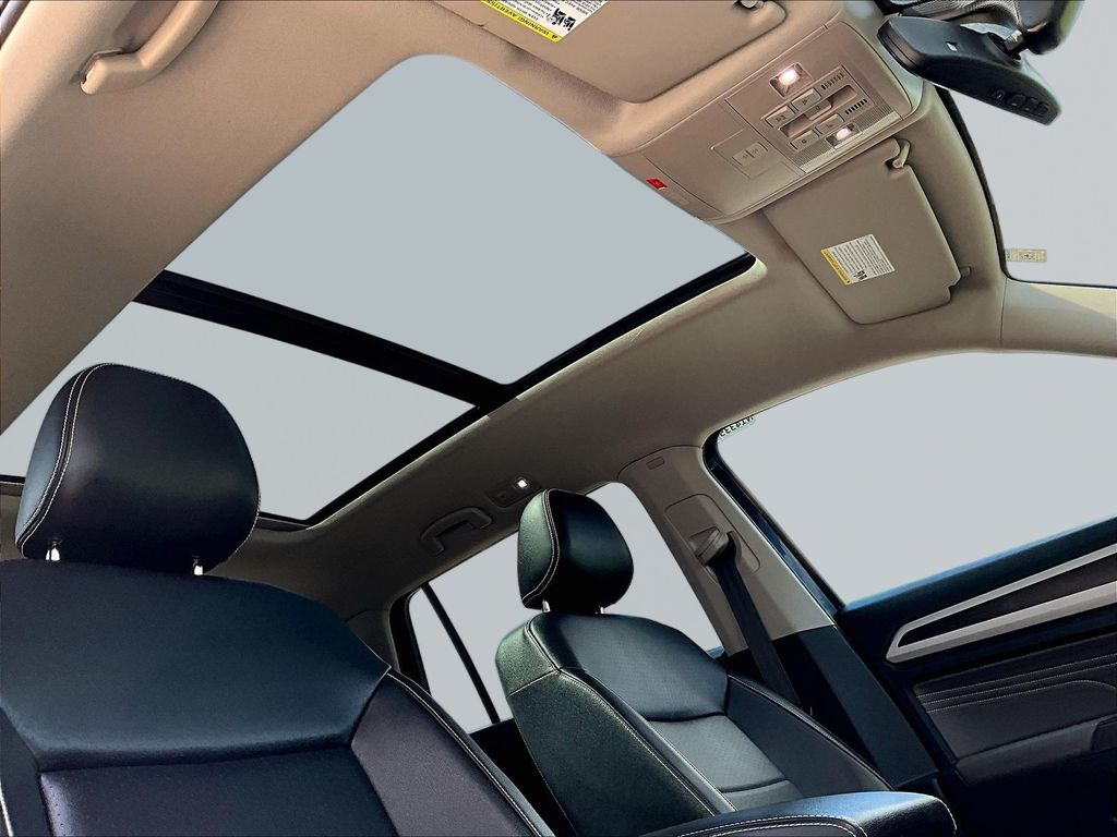 2023 Volkswagen Atlas SE w/Tech - Photo 30