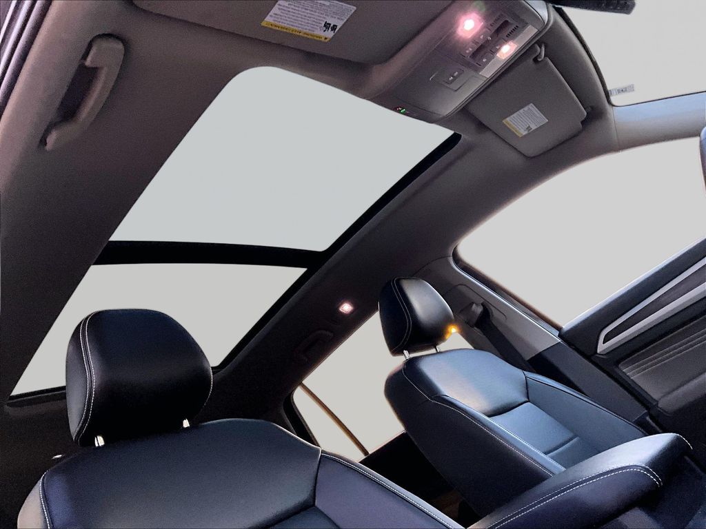 2023 Volkswagen Atlas SE w/Tech - Photo 31