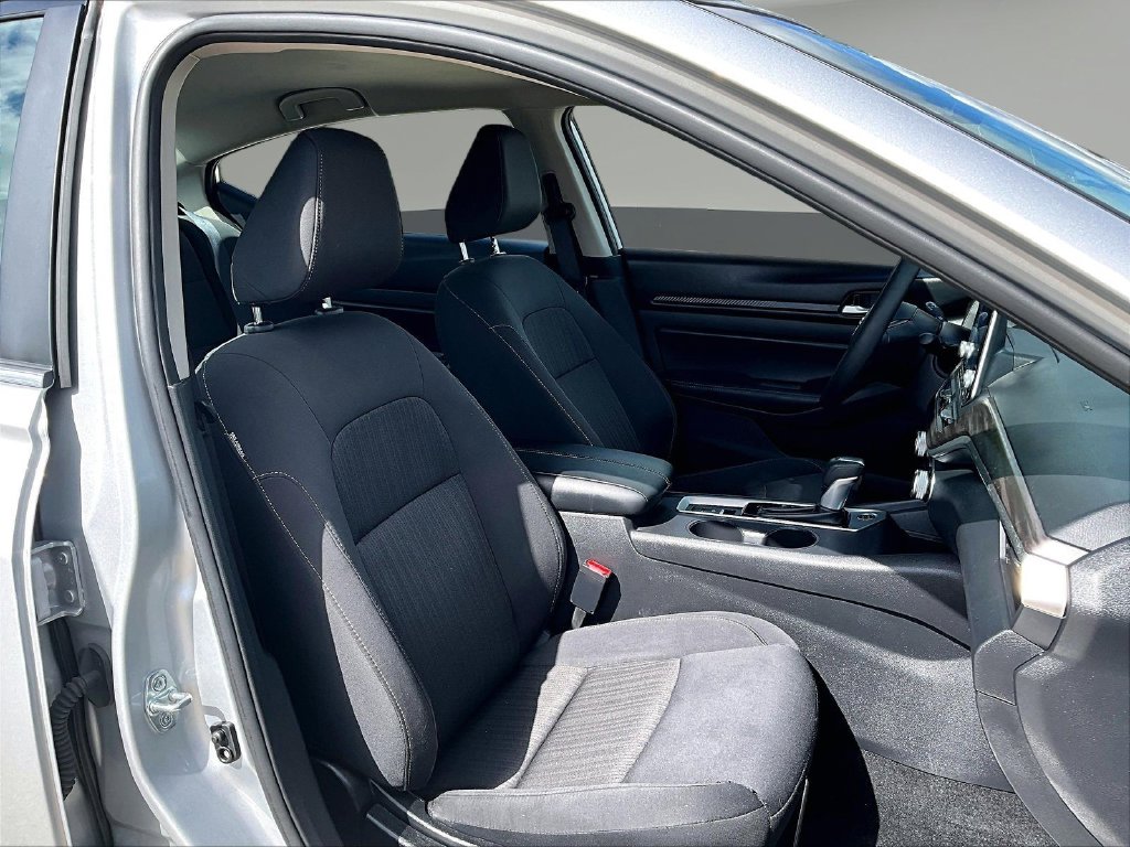 2025 Nissan Altima SV - Photo 31
