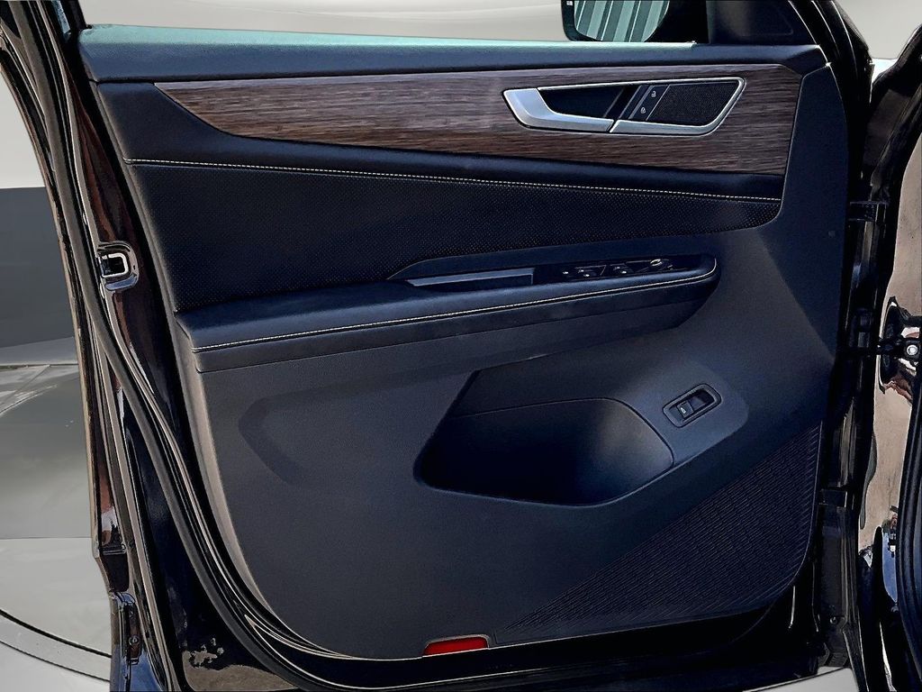 2025 Volkswagen Atlas SEL - Photo 24