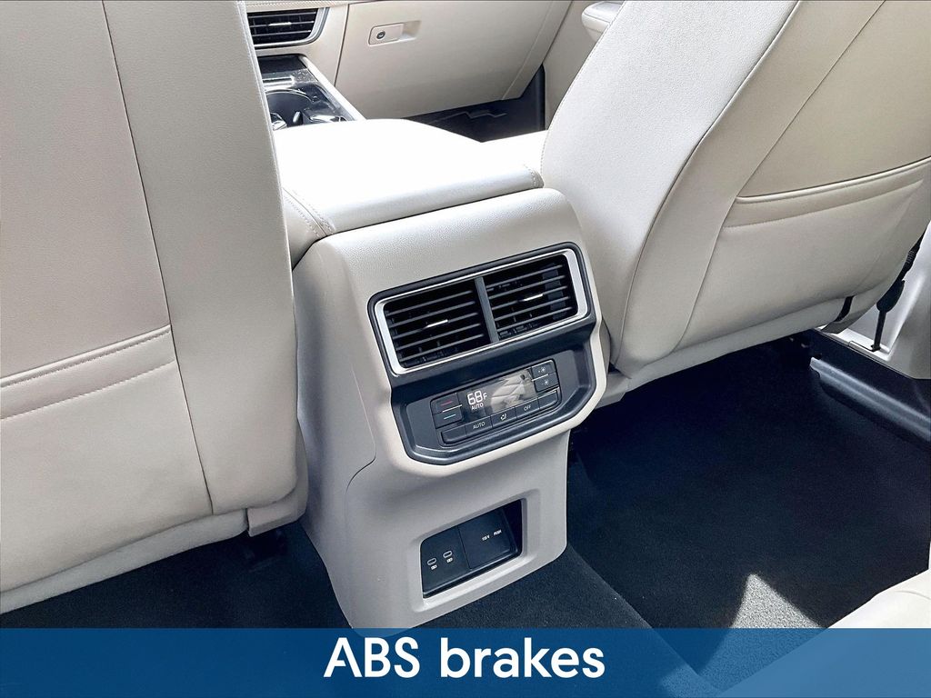 2026 Volkswagen Atlas SE w/Tech - Photo 13