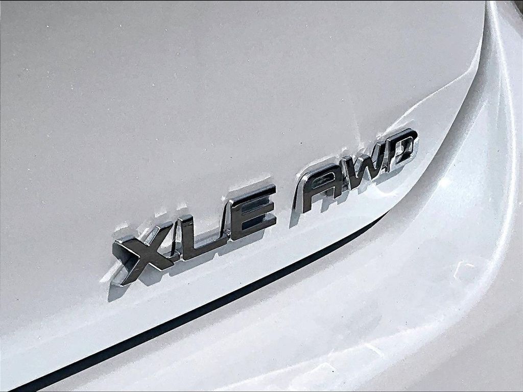 2024 Toyota Highlander XLE - Photo 28