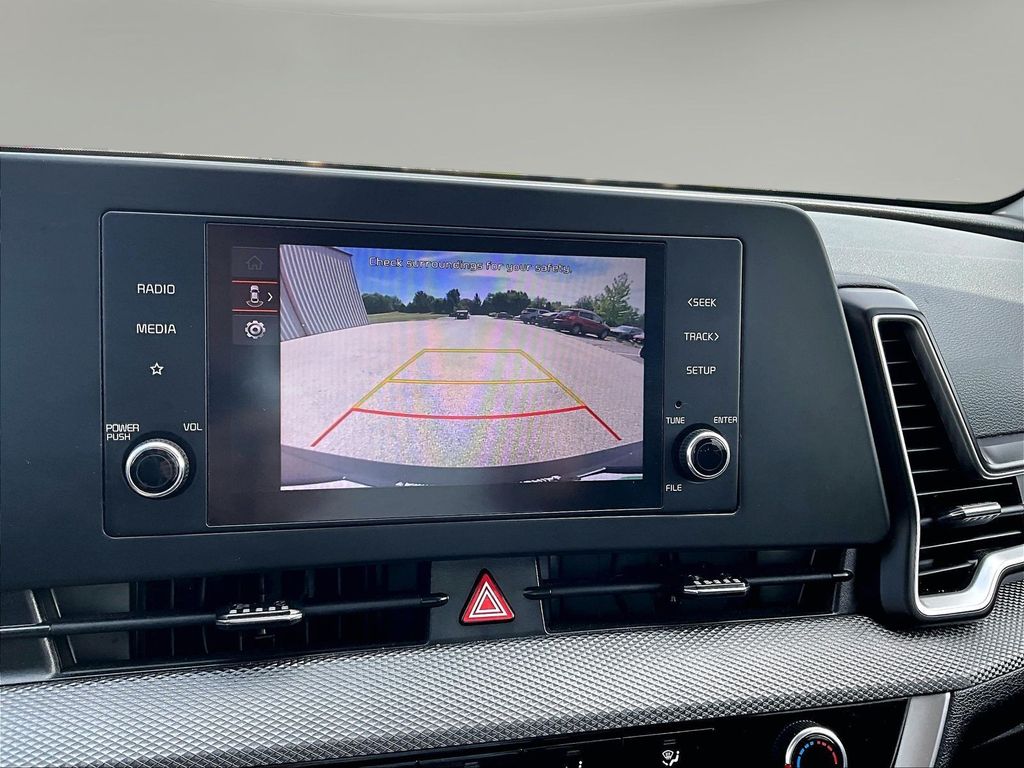 2025 Kia Sportage LX - Photo 18