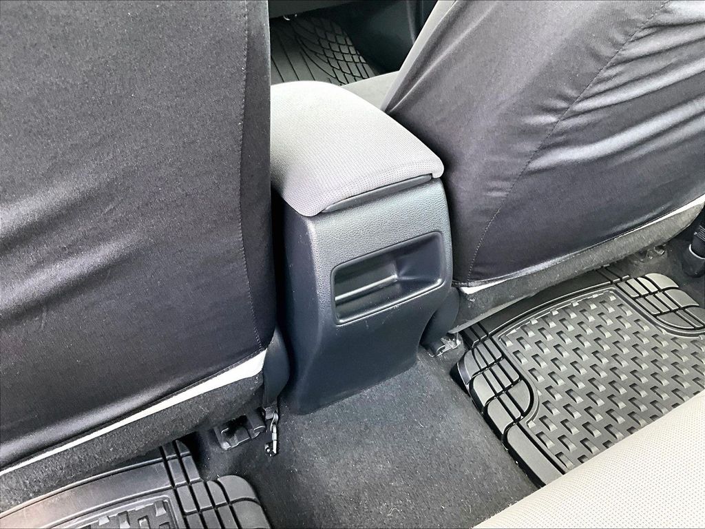 2021 Toyota Corolla LE - Photo 11