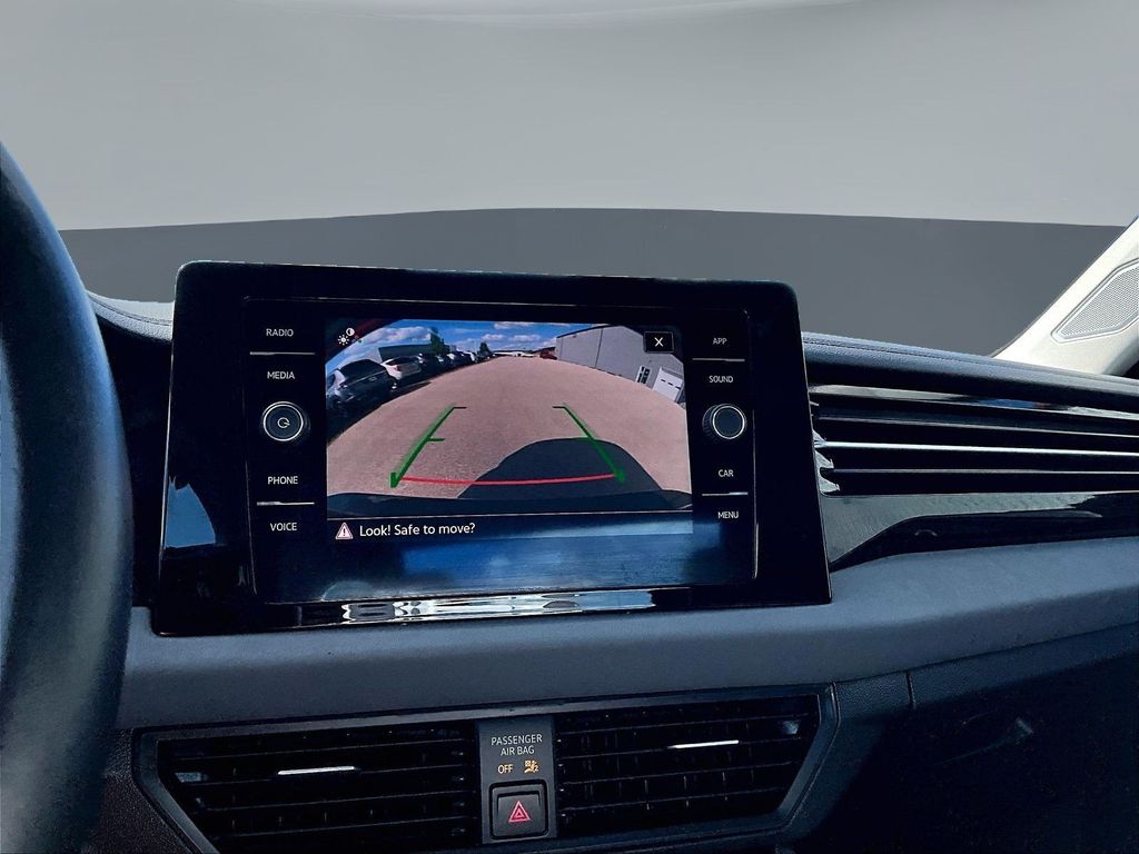 2025 Volkswagen Jetta SE - Photo 16