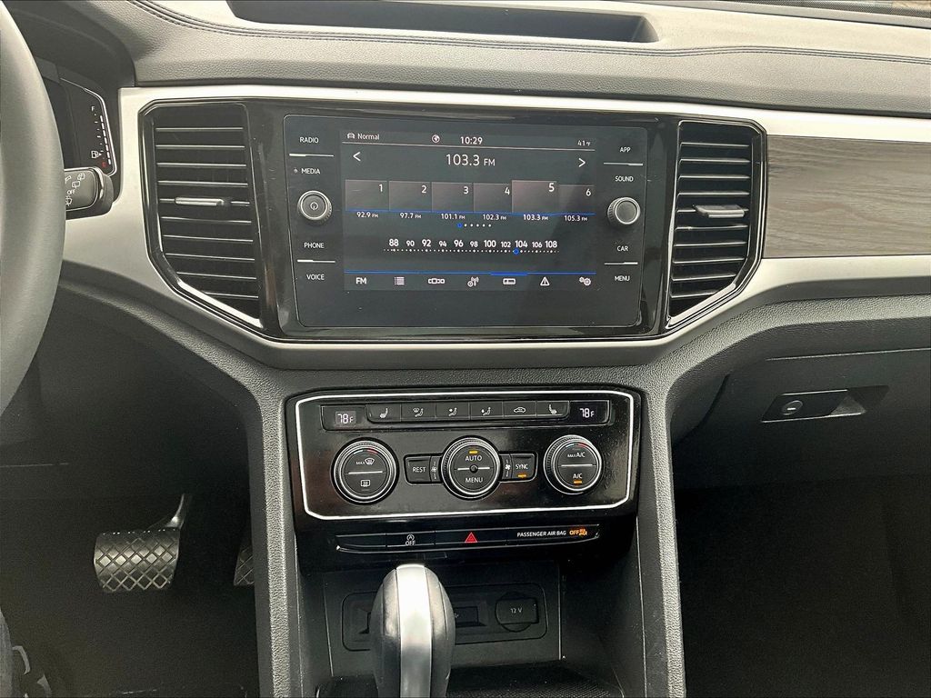 2023 Volkswagen Atlas SE w/Tech - Photo 20