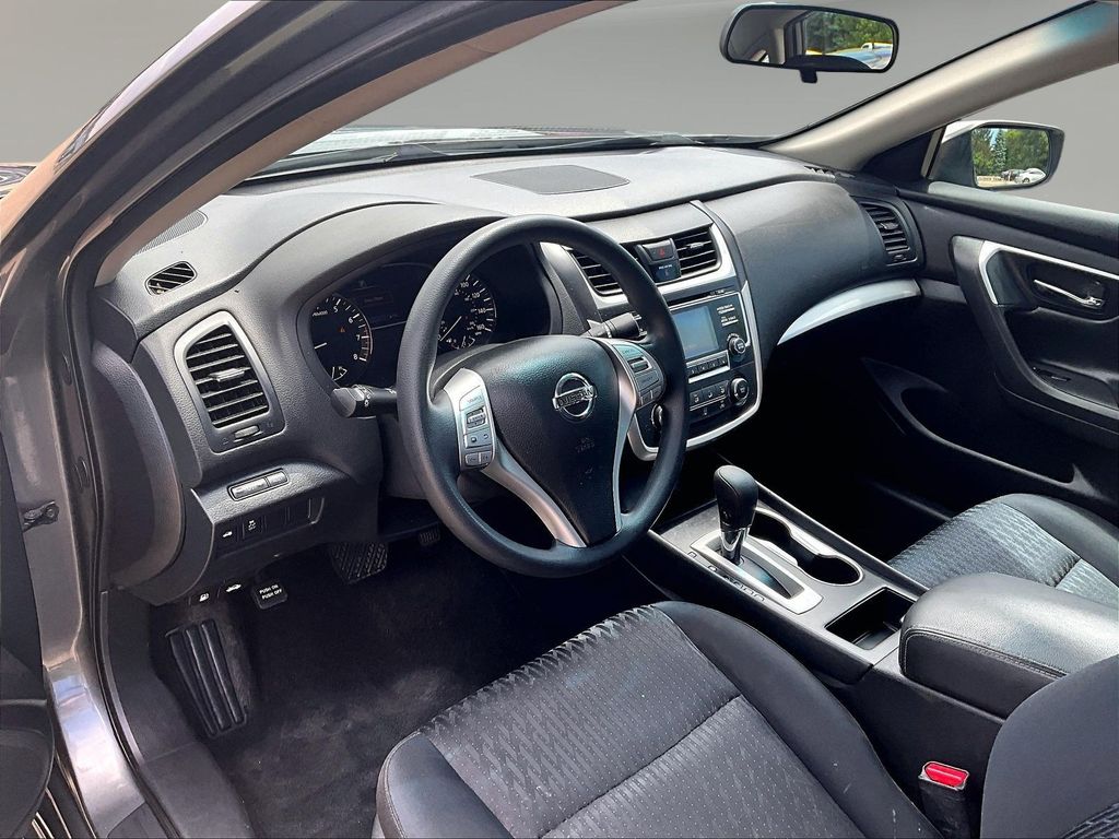 2017 Nissan Altima S - Photo 21