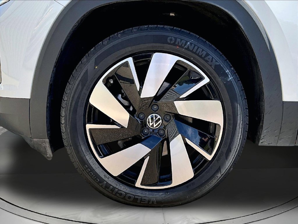 2025 Volkswagen Atlas Cross Sport SE w/Tech - Photo 33